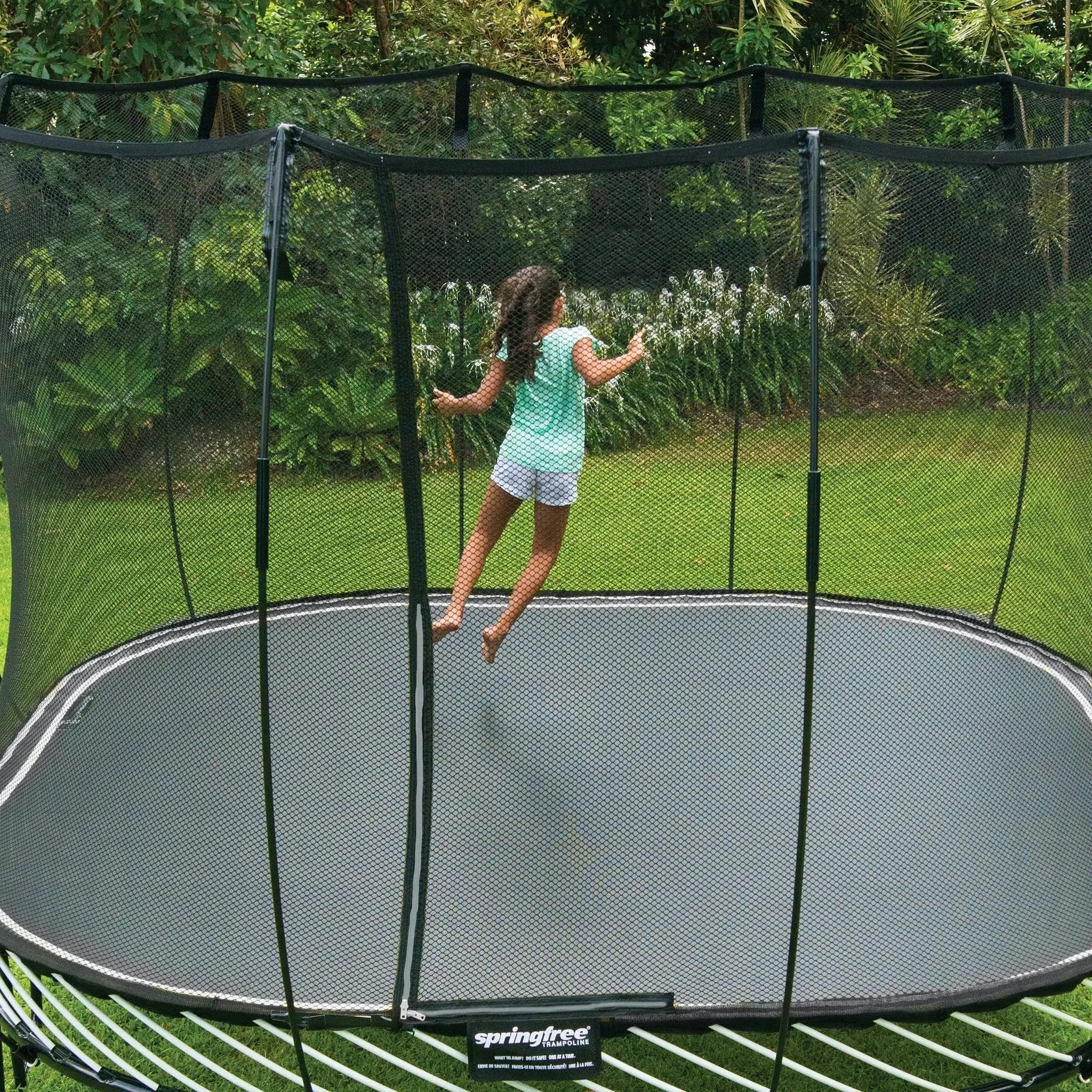 Trampoline Carré : Est-ce une Bonne Option pour Votre Jardin ?