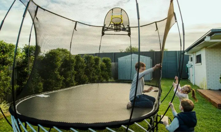 Trampoline haut de gamme : pourquoi Springfree équipe les familles et jardins les plus prestigieux