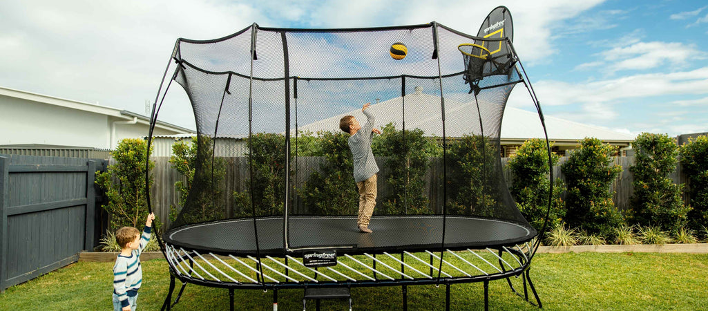 Guide 2026 : Comparatif et choix du meilleur trampoline filet extérieur