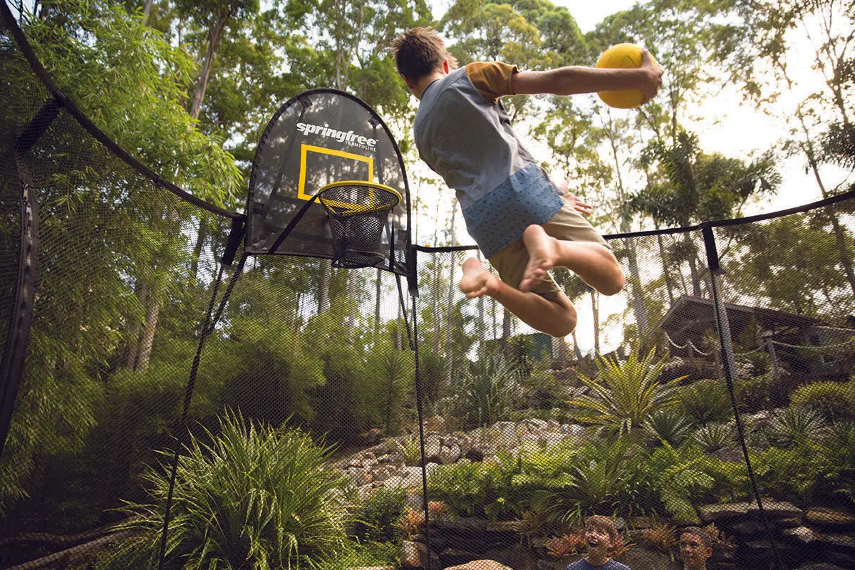 Panier de basket Springfree : l’accessoire parfait pour un trampoline